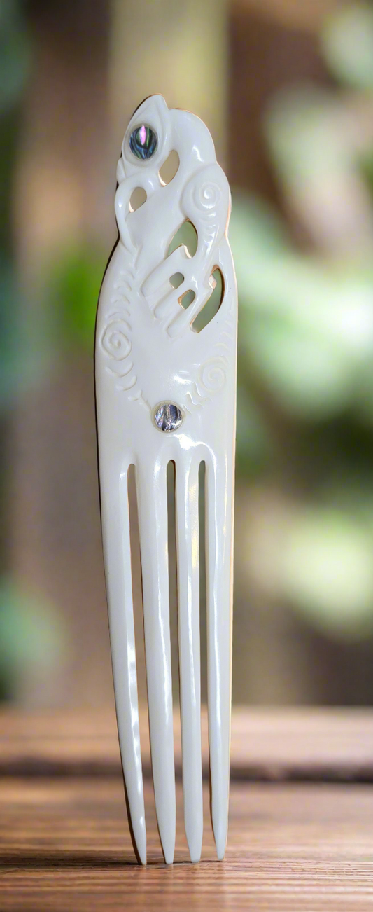 Heru maori  bone hair comb