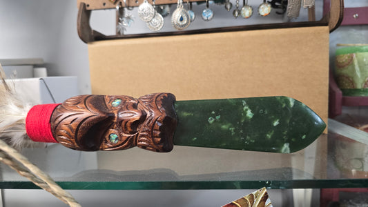Taiaha with greenstone tongue